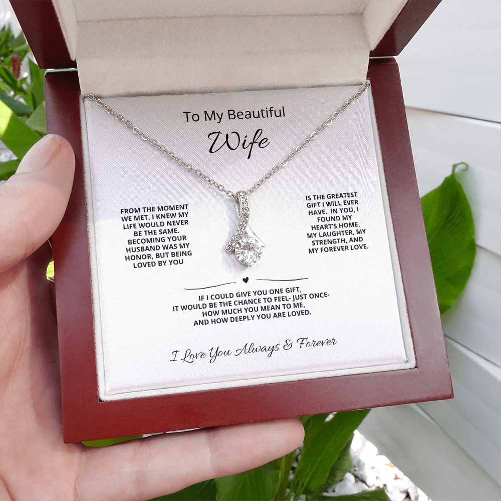 To My Beautiful Wife – Eternal Love Alluring Beauty Necklace